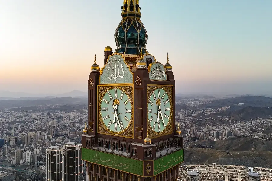Pros and Cons of Makkah Clock Tower