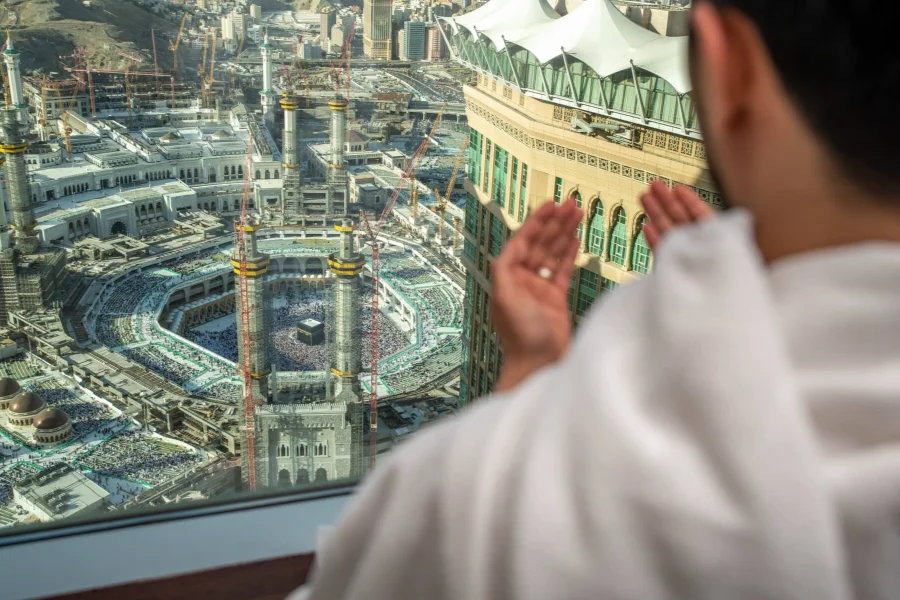 Pros and Cons of Makkah Clock Tower