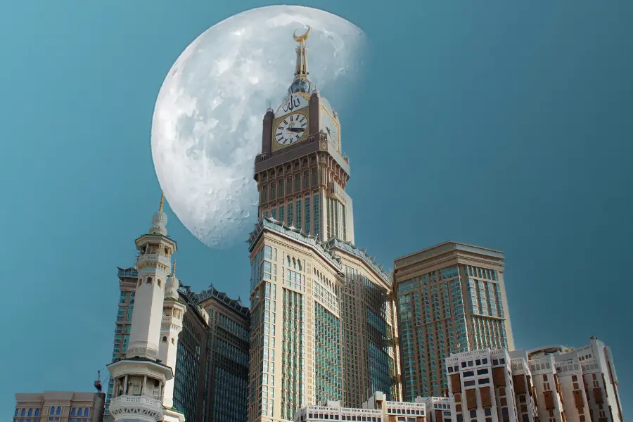 Pros and Cons of Staying in the Makkah Clock Tower