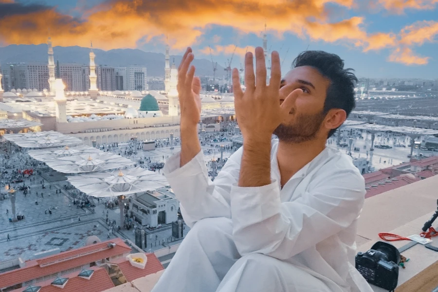 Best deals on Summer Umrah flights and hotels